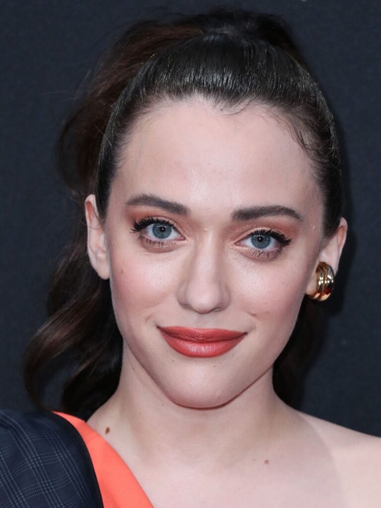 Kat Dennings Measurements, Wikipedia, Wiki, Height, Instagram, Age, Husband, Relationships, Young